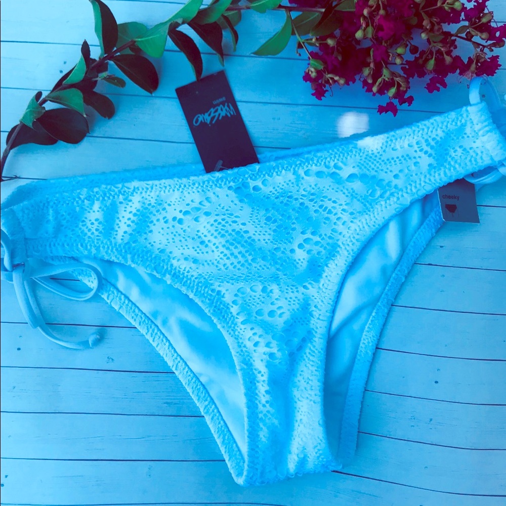 MOSSIMO LACE BIKIN BOTTOM!!